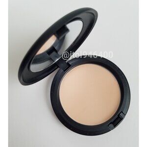 Mac Light Plus Longwear Powder